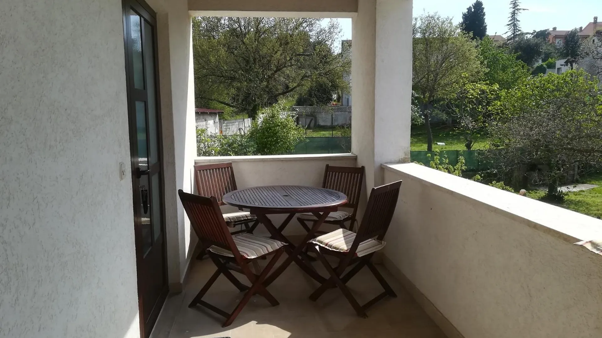 Green House Villa With Pool Banjole Apartment