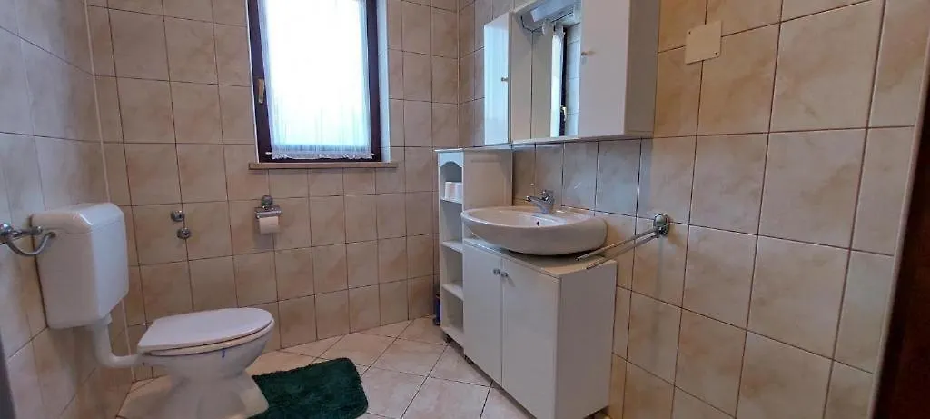 Green House Villa With Pool Banjole Apartment